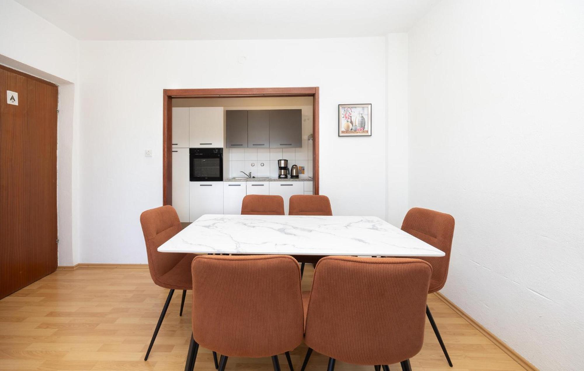 3 Bedroom Gorgeous Apartment In 트로기르 외부 사진