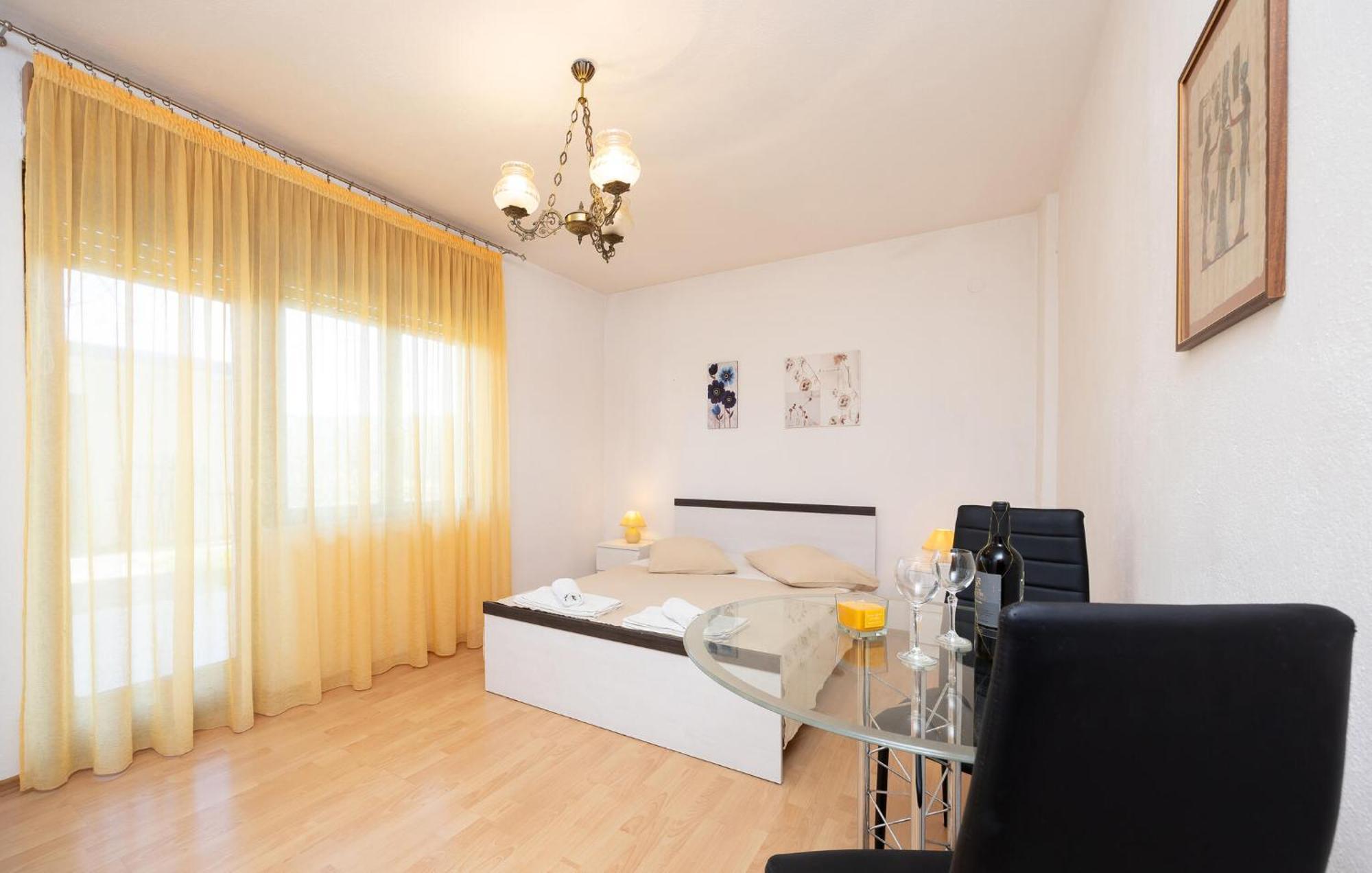 3 Bedroom Gorgeous Apartment In 트로기르 외부 사진