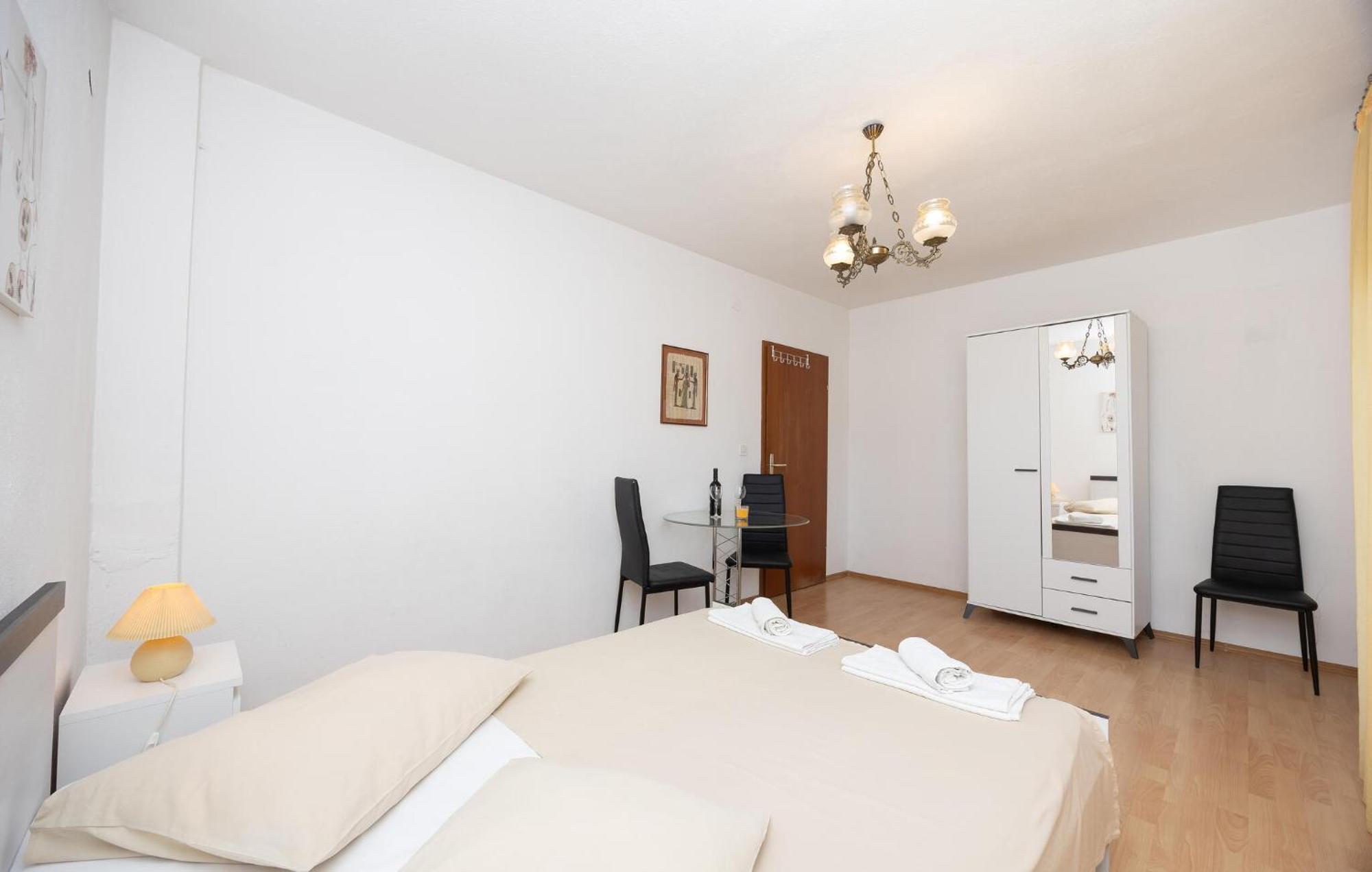 3 Bedroom Gorgeous Apartment In 트로기르 외부 사진